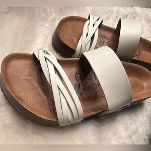 Cute Blowfish white sandals -